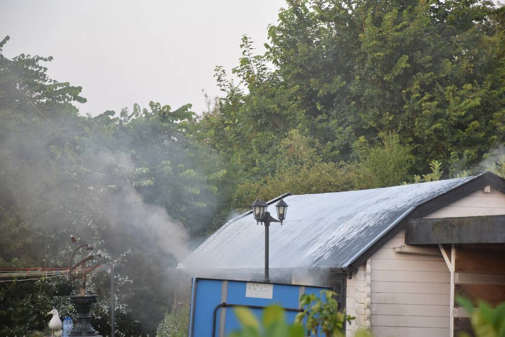 Schuur volledig in brand door accu e-bike