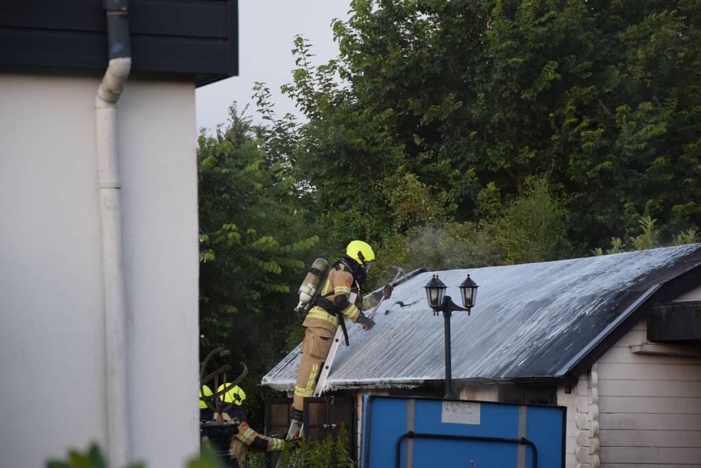 Schuur volledig in brand door accu e-bike