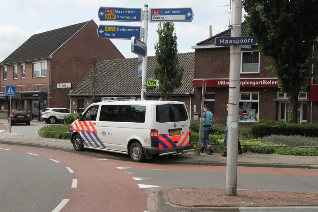 Wielrenner aangereden op rotonde
