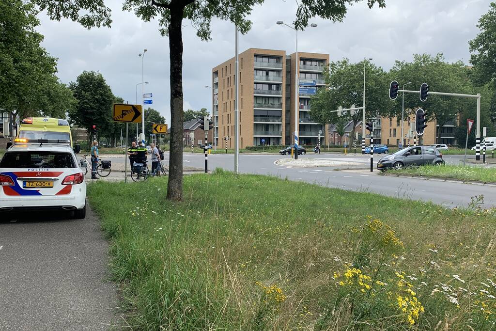 Scooterrijder gaat er vandoor na botsing met fietser