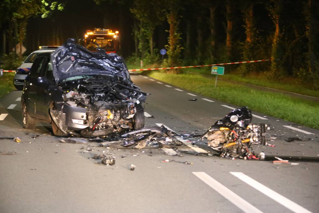 Motorrijder overleden bij zeer ernstig ongeval