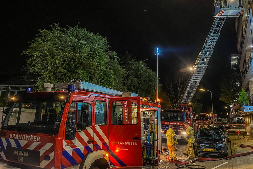 Middel brand op derde etage flatgebouw