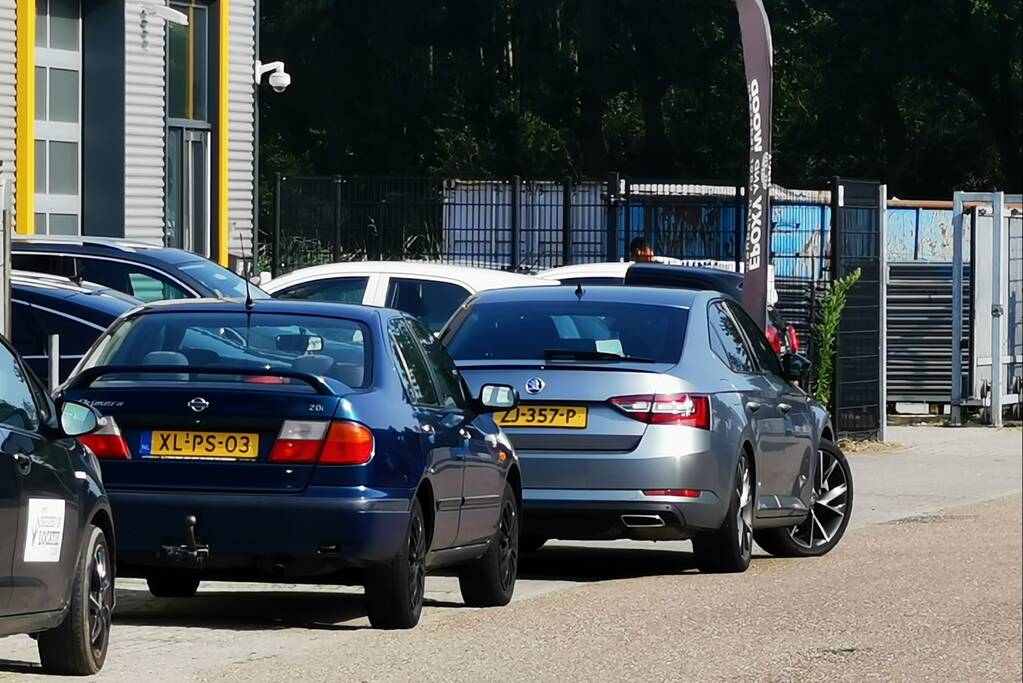 Politie en FIOD doen inval in bedrijfspand