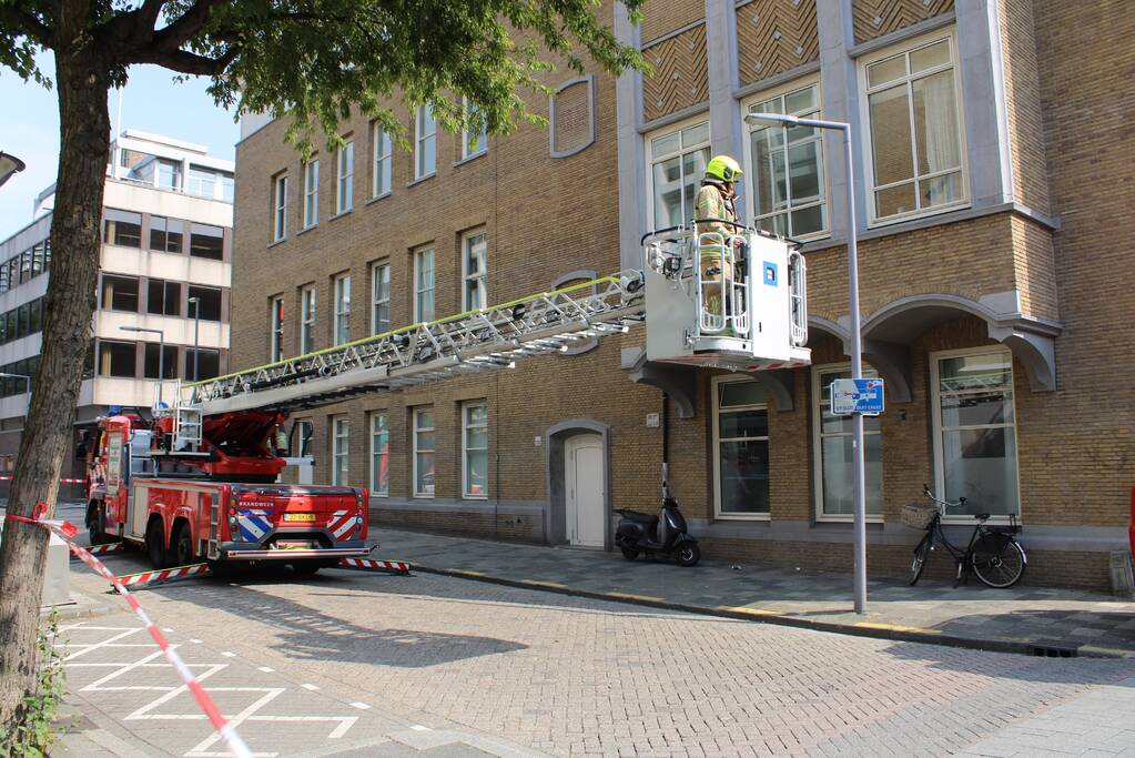 Oogziekenhuis ontruimd na zeer grote brand