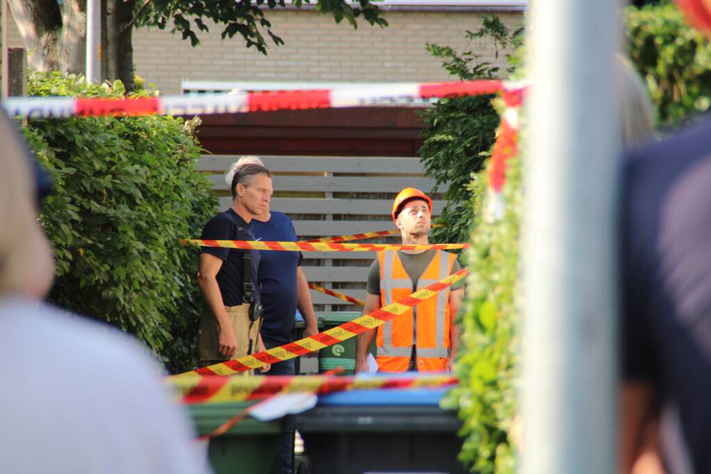 Brandweer sluit steeg af door instortingsgevaar