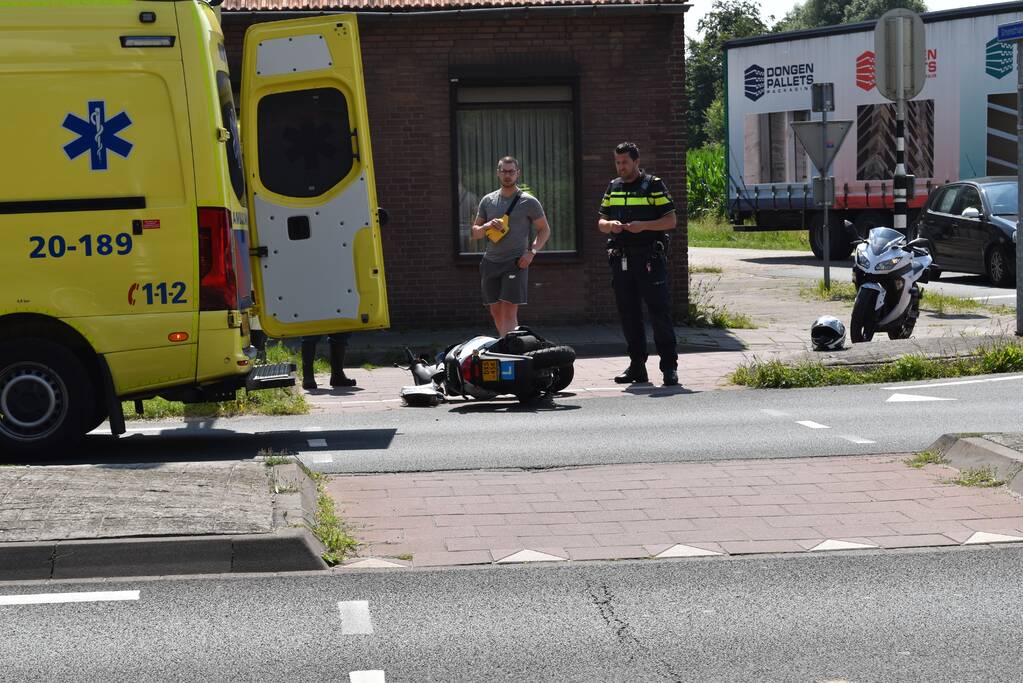 Les-scooterrijdster gelanceerd tegen vrachtwagen