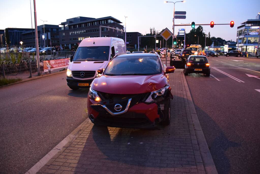 Motorrijder gewond bij botsing met auto