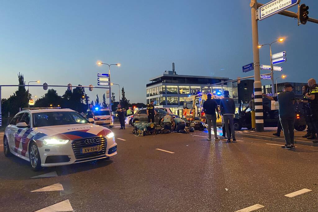 Motorrijder gewond bij botsing met auto