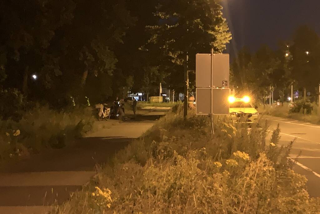 Fietser komt ten valen raakt gewond