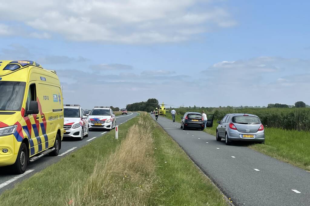 Auto's belanden in sloot