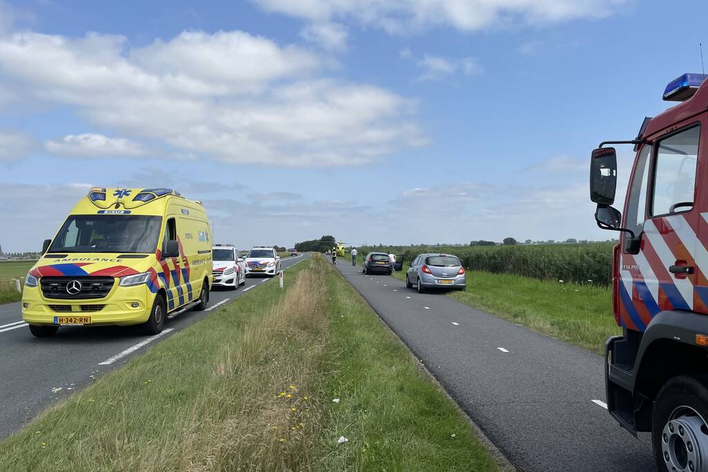 Auto's belanden in sloot