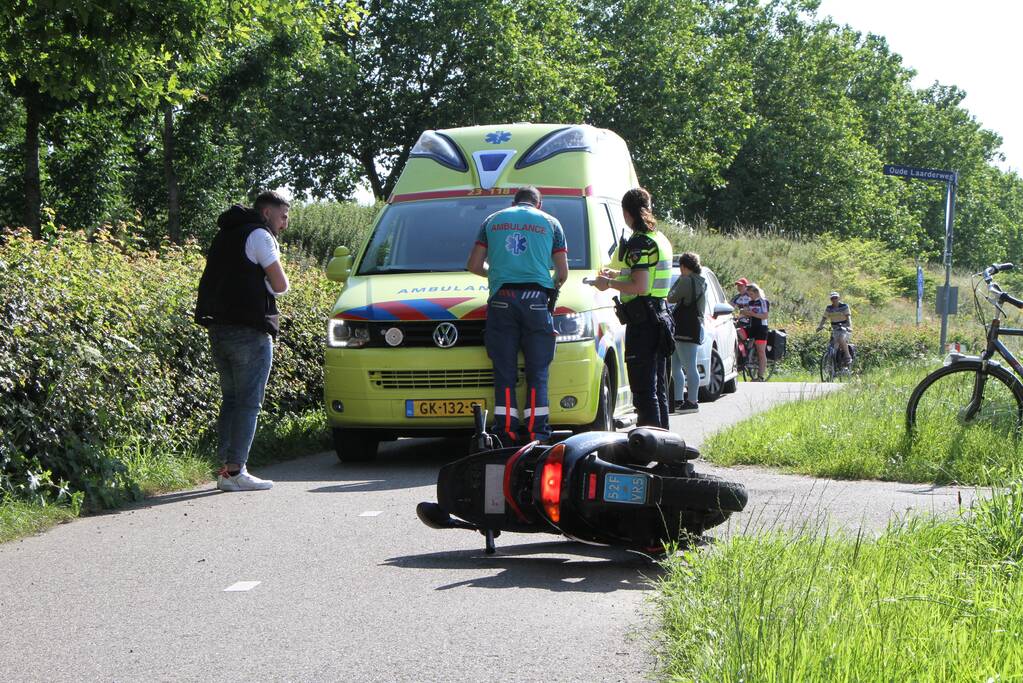 Scooterrijder raakt gewond door ongeval met fietser