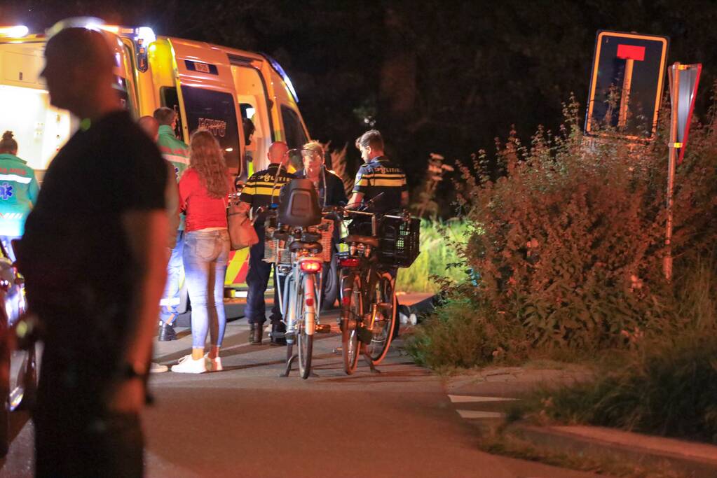 Brommerrijder belandt in sloot