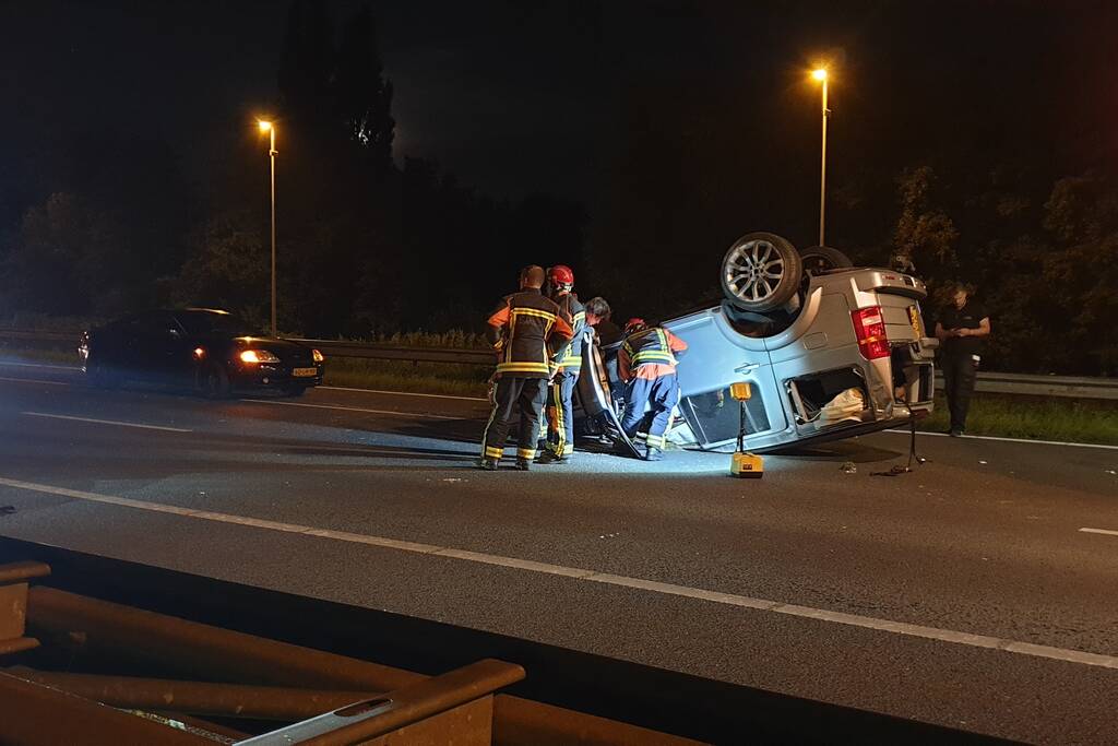 Snelweg volledig afgesloten door zwaar ongeval