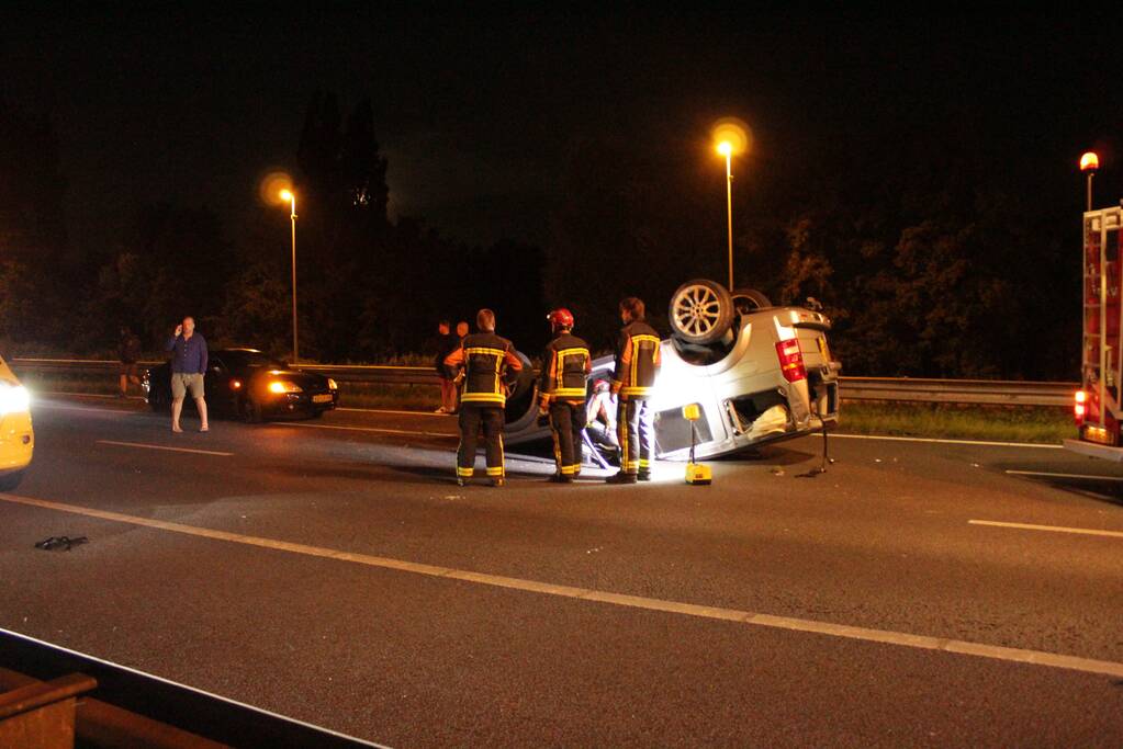 Snelweg volledig afgesloten door zwaar ongeval