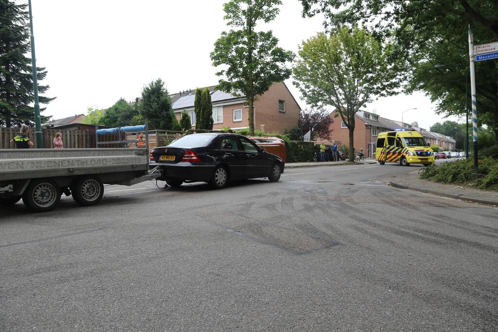 Flinke schade bij aanrijding op kruising