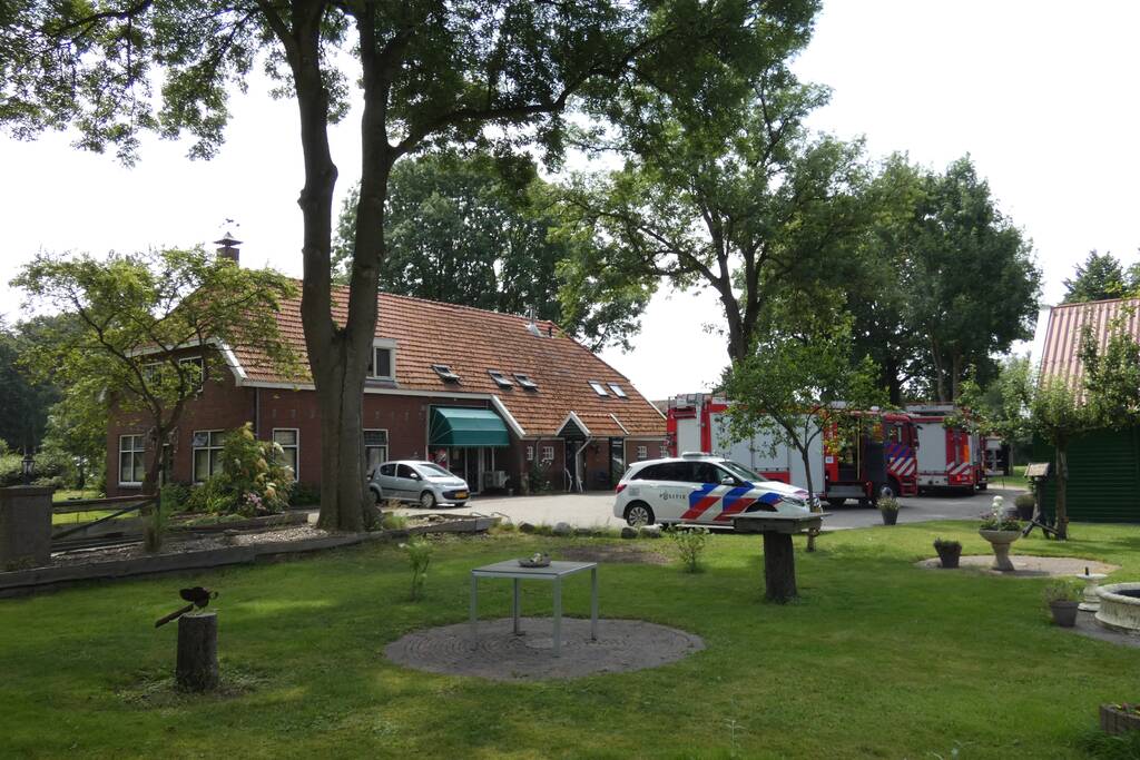 Man bekneld onder IBC-container op zorgboerderij