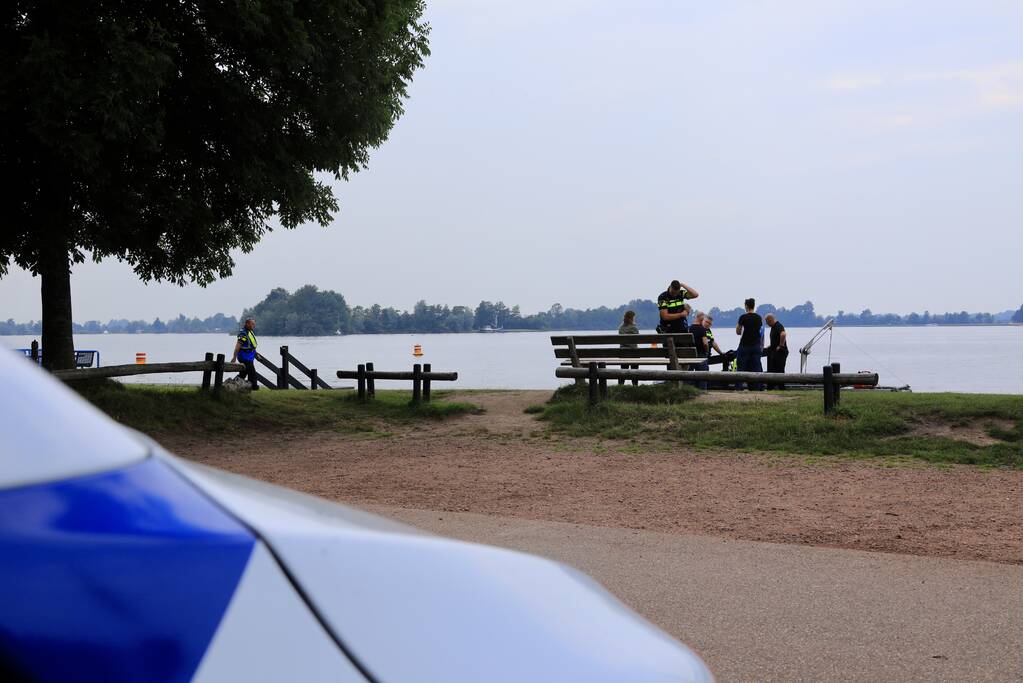 Zoektocht naar vermiste duiker Vinkeveense Plassen