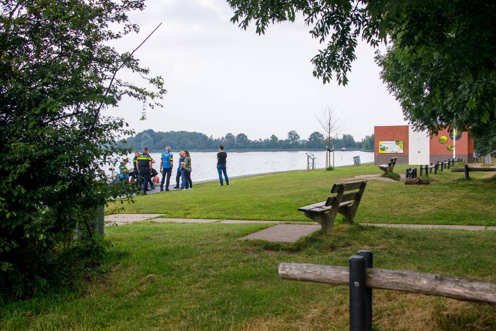 Zoektocht naar vermiste duiker Vinkeveense Plassen