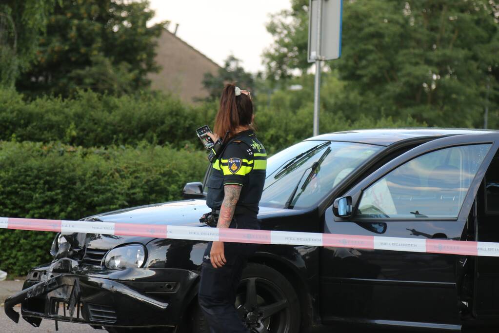 Auto crasht na achtervolging