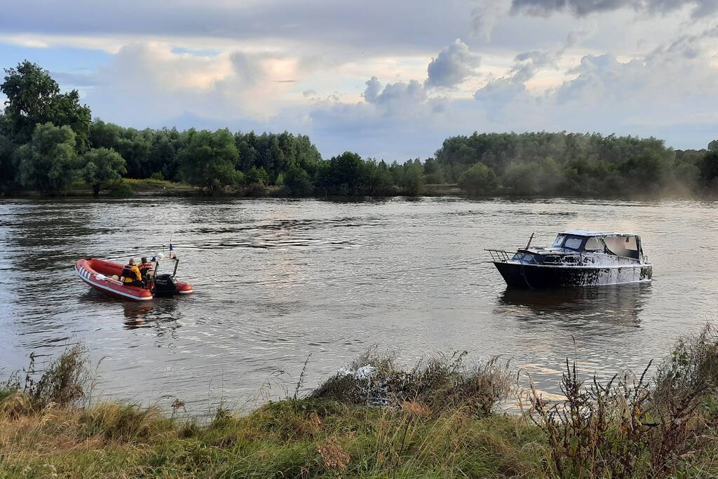 Hevige brand op motorjacht