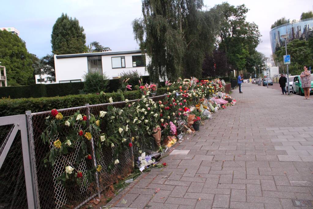 Bloemenzee voor doodgestoken man (27)