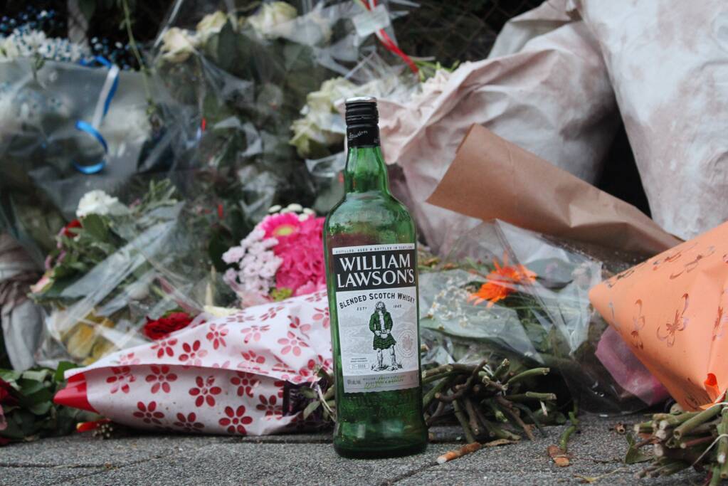 Bloemenzee voor doodgestoken man (27)