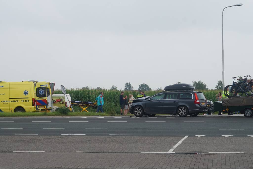 Flinke schade na botsing op kruispunt