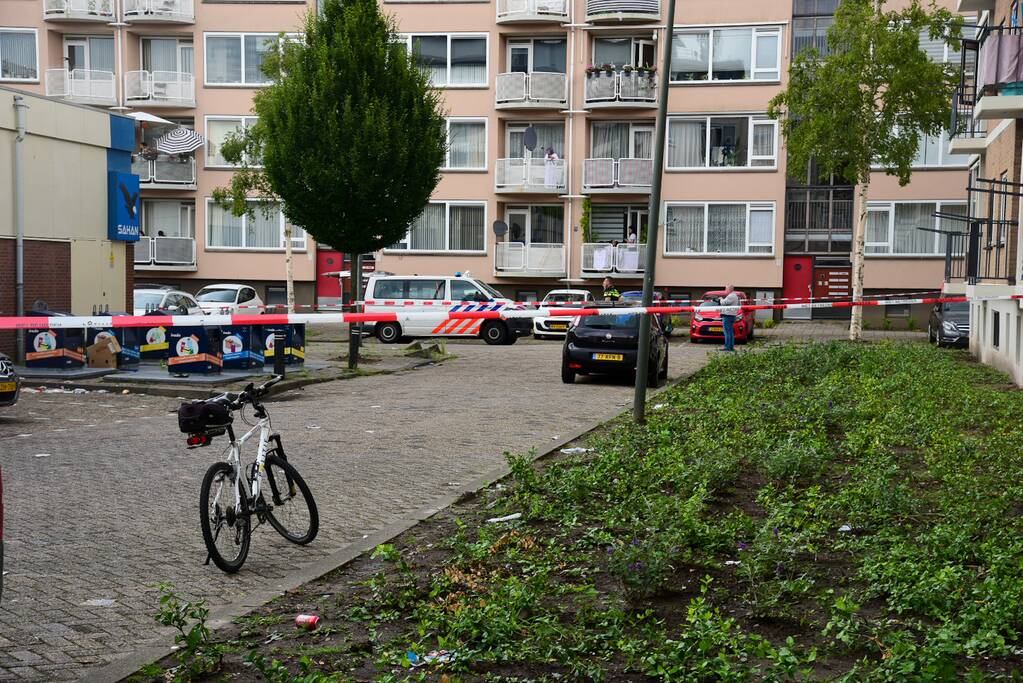 Ernstig gewonde bij schietpartij in auto