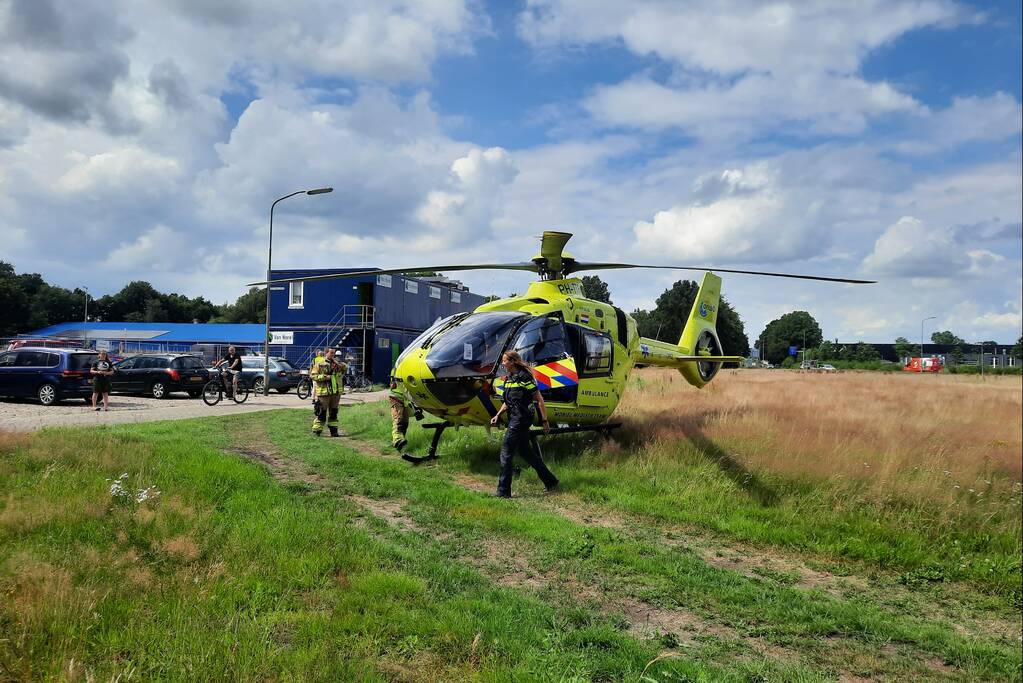 Bouwvakker nieuw zwembad zwaargewond geraakt