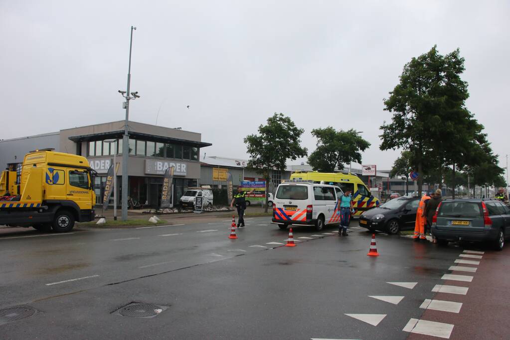 Flinke schade bij botsing tussen auto's