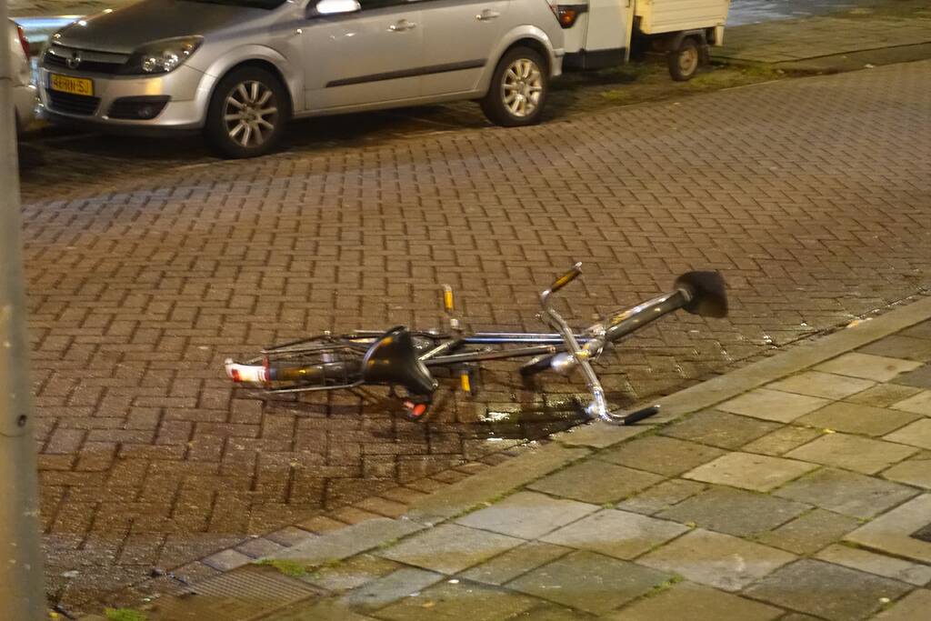 Spookfietser gewond bij aanrijding
