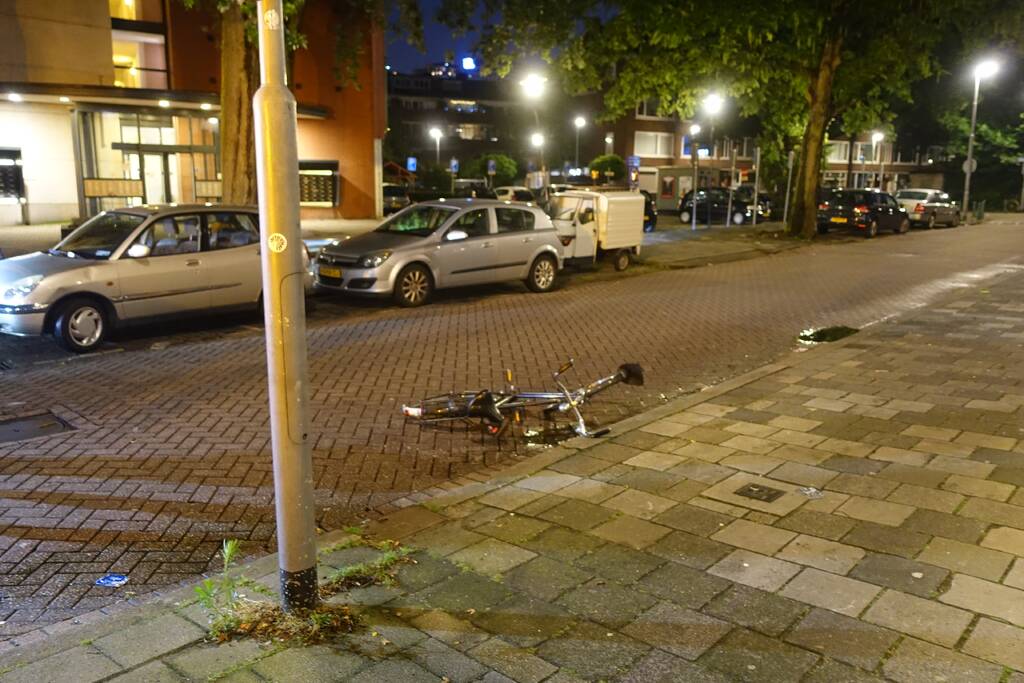 Spookfietser gewond bij aanrijding