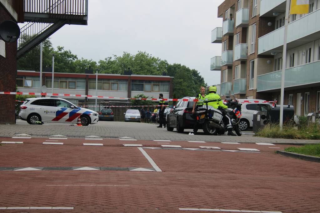 Persoon ernstig gewond na mogelijk val van hoogte