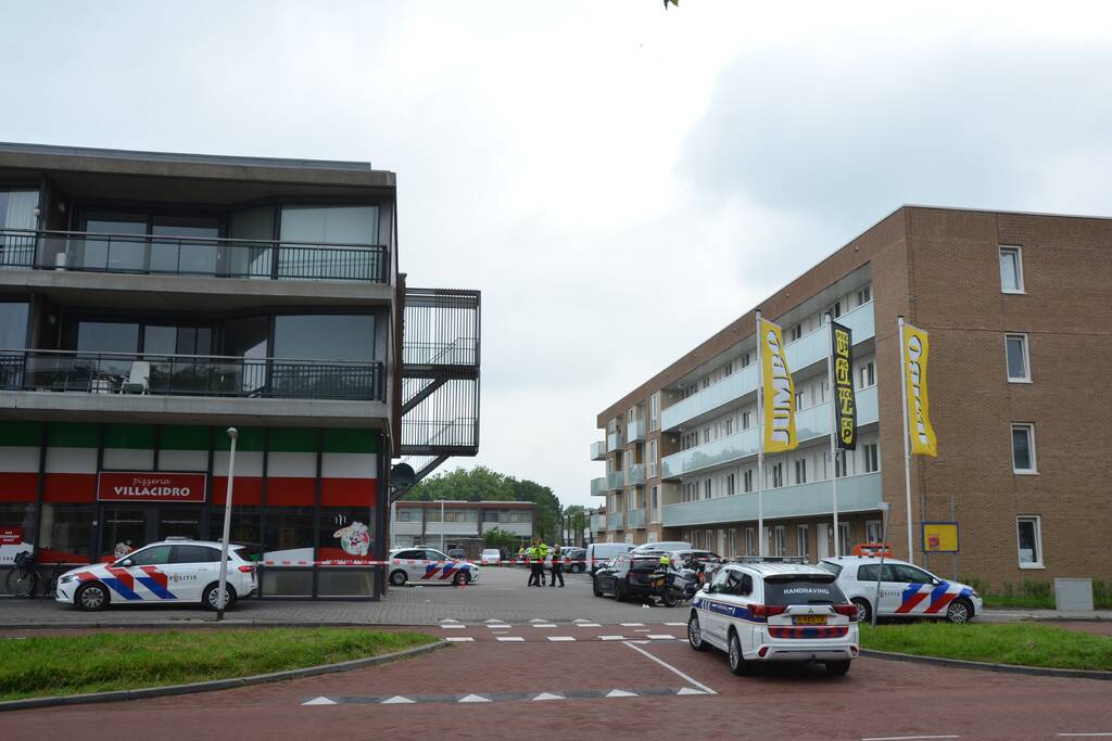 Persoon ernstig gewond na mogelijk val van hoogte