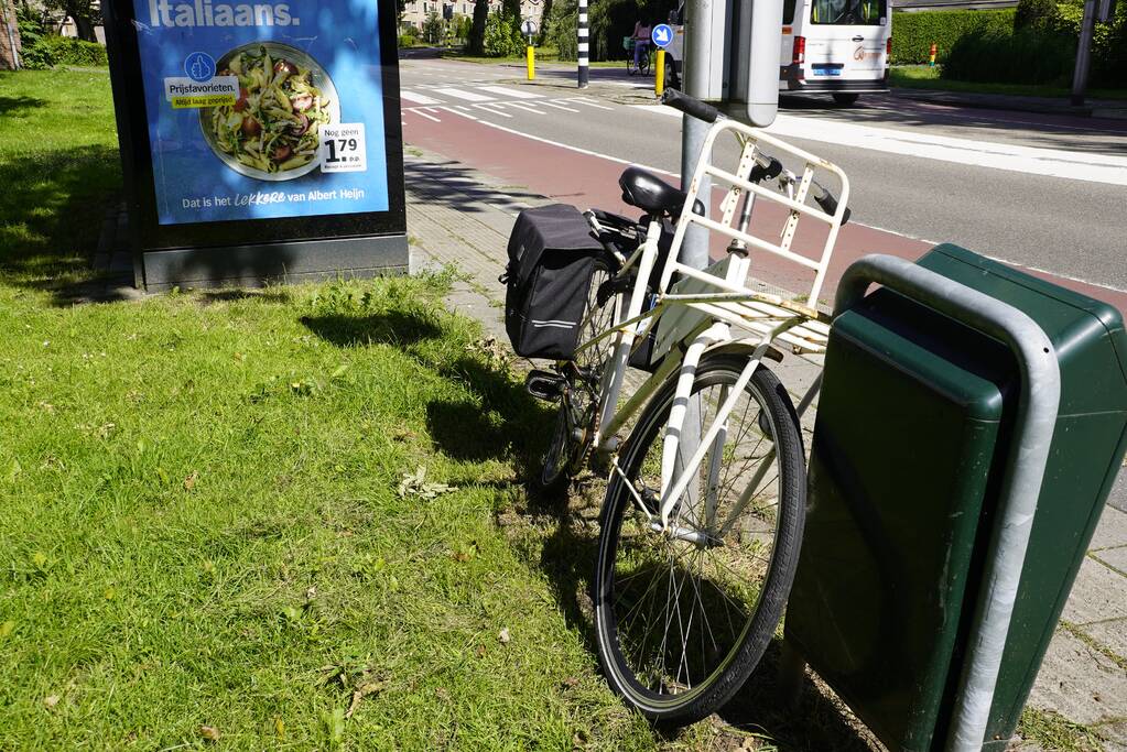 Bestuurder slaat op de vlucht na aanrijding met fietser