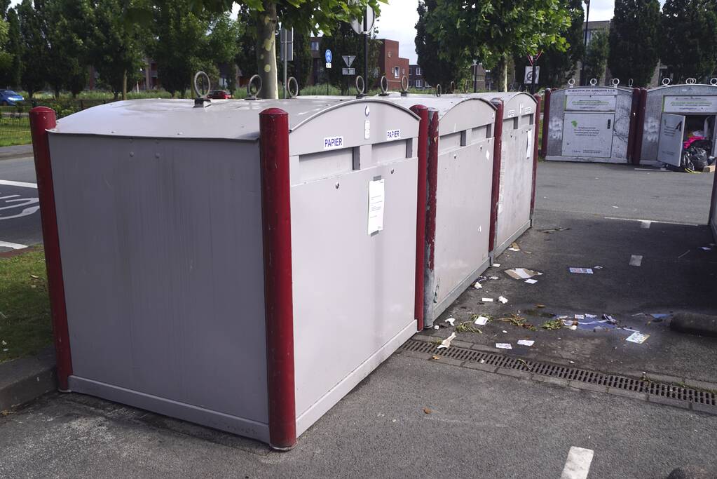 Overlastgevende containers in centrum van Vathorst worden verwijderd
