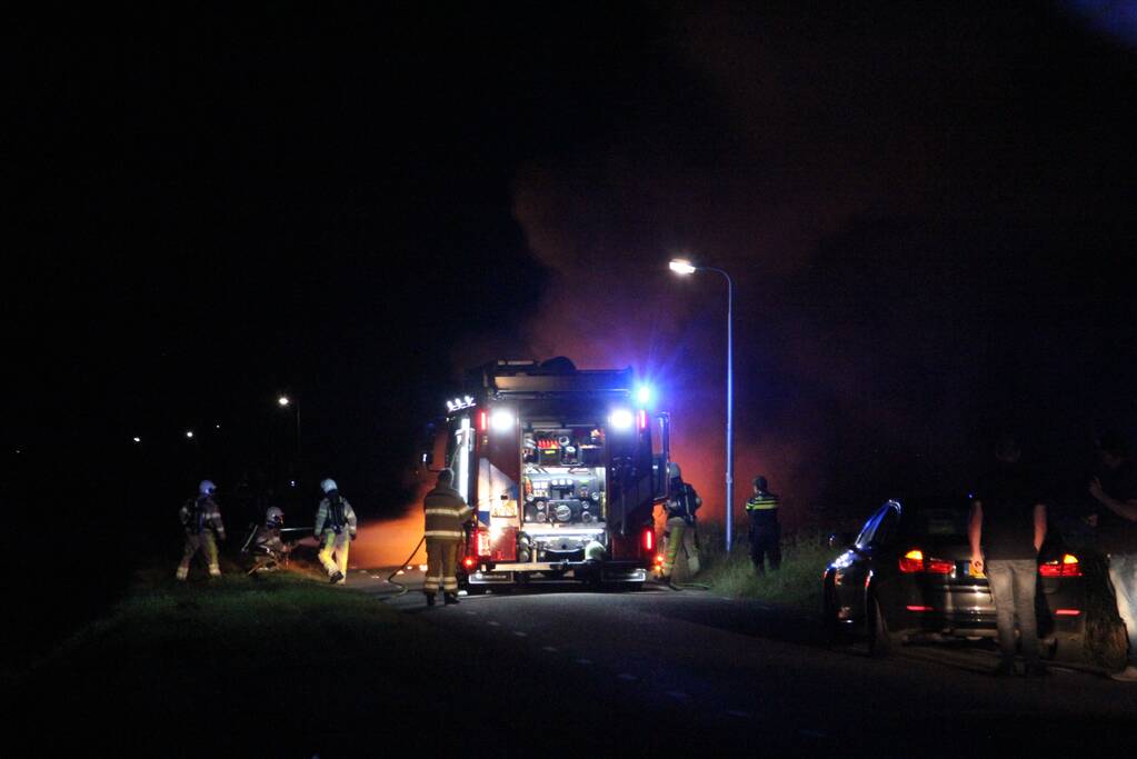 Auto verwoest door brand