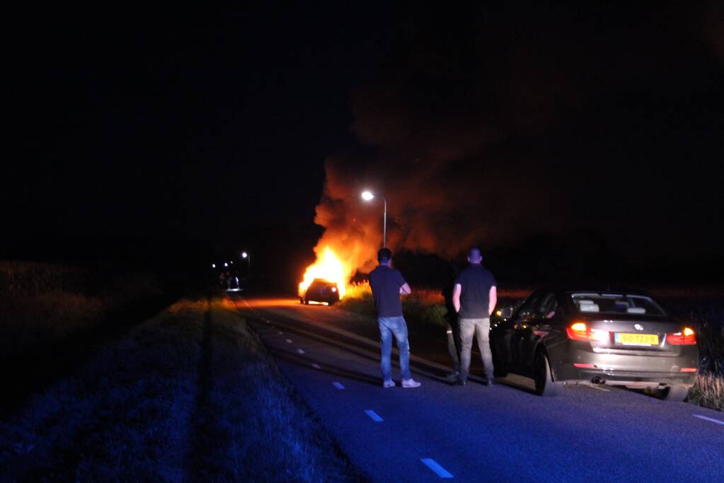 Auto verwoest door brand