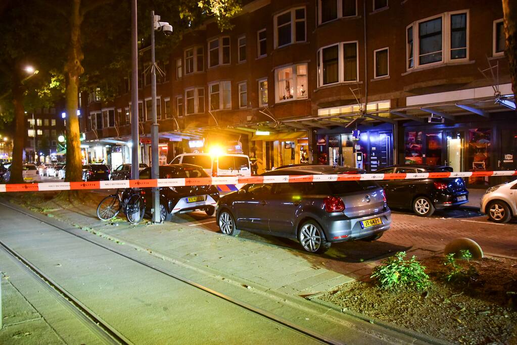 Mogelijke schietpartij op terras van café