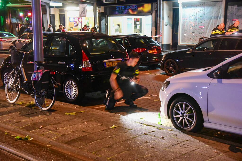 Mogelijke schietpartij op terras van café