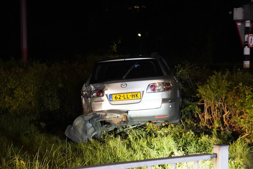 Auto zwaar beschadigd bij eenzijdig ongeval