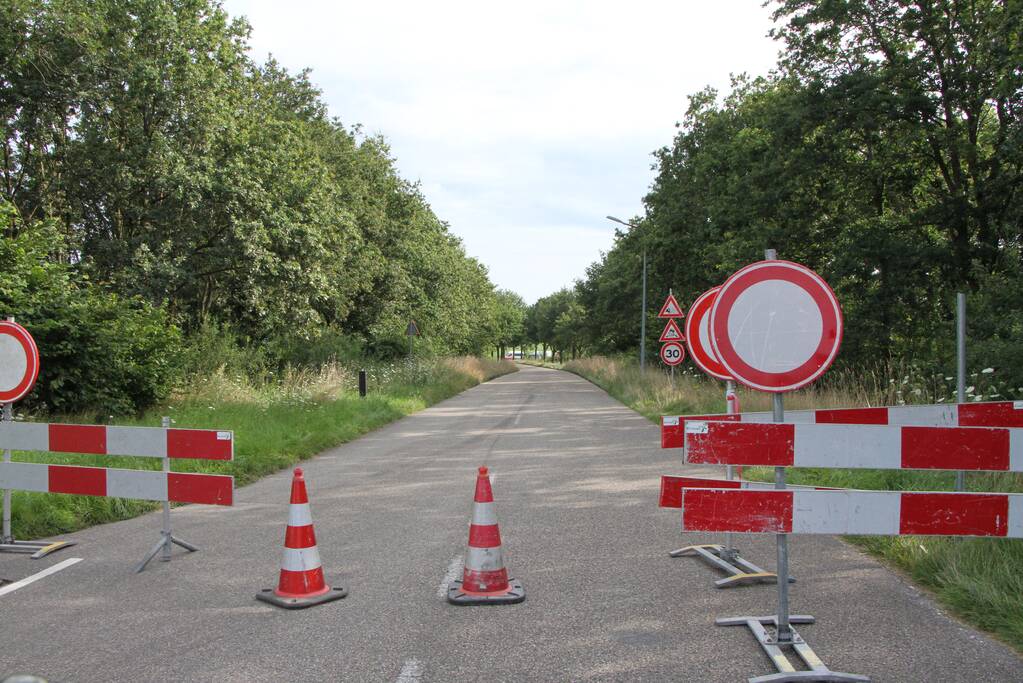 Politie doet inval in loods