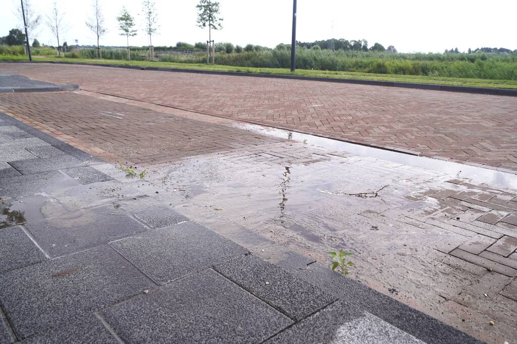 Waterleiding geraakt in Rengerswetering