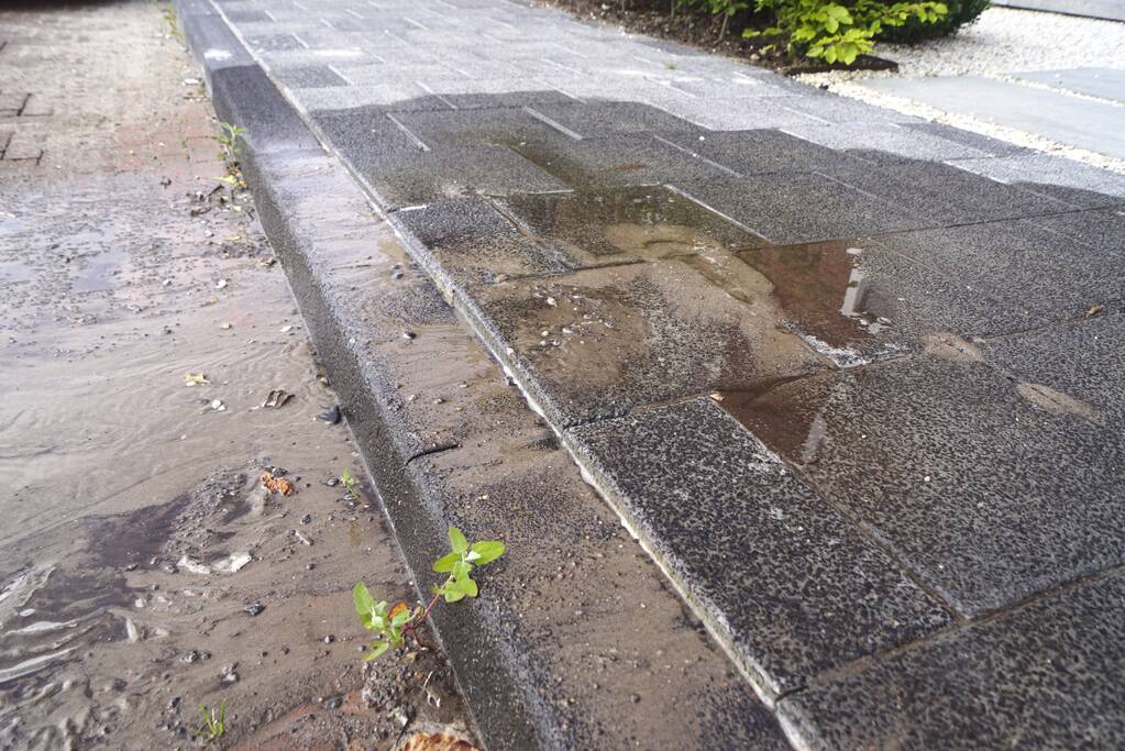 Waterleiding geraakt in Rengerswetering