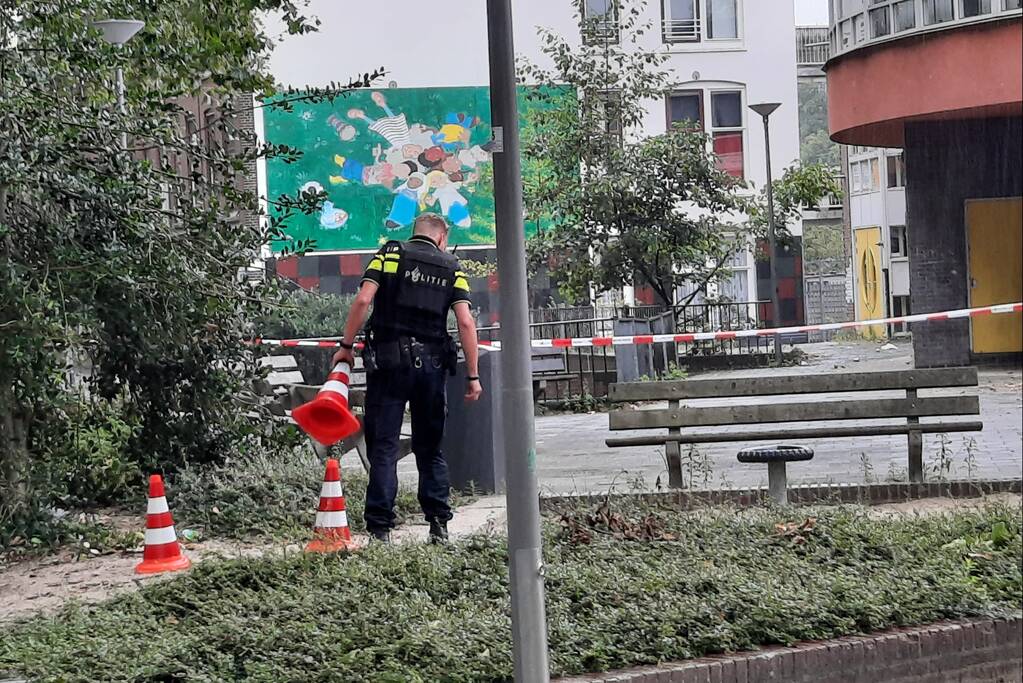 Straat in Feijenoord afgesloten na melding van schietpartij