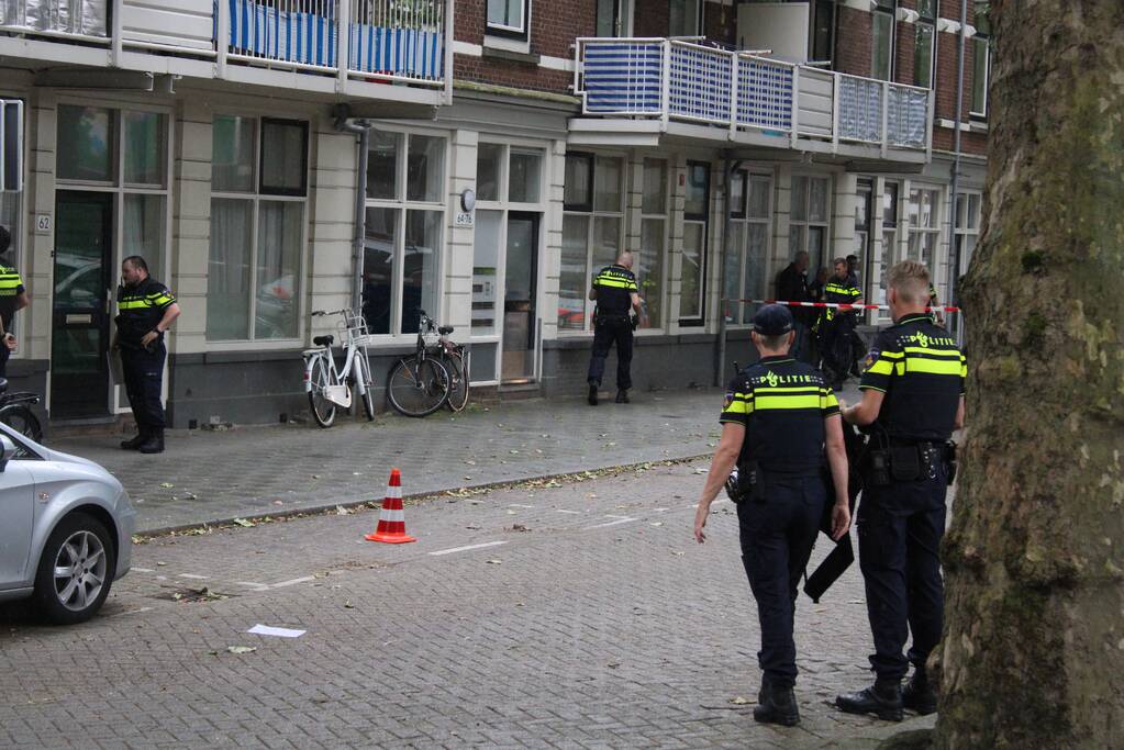 Straat in Feijenoord afgesloten na melding van schietpartij