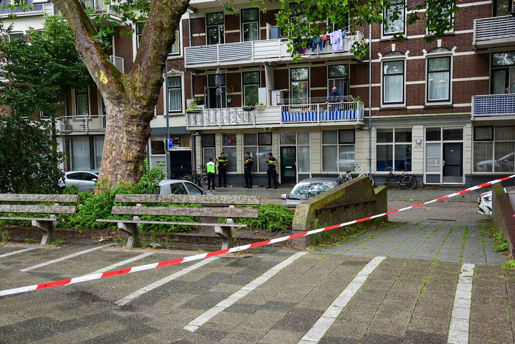 Straat in Feijenoord afgesloten na melding van schietpartij