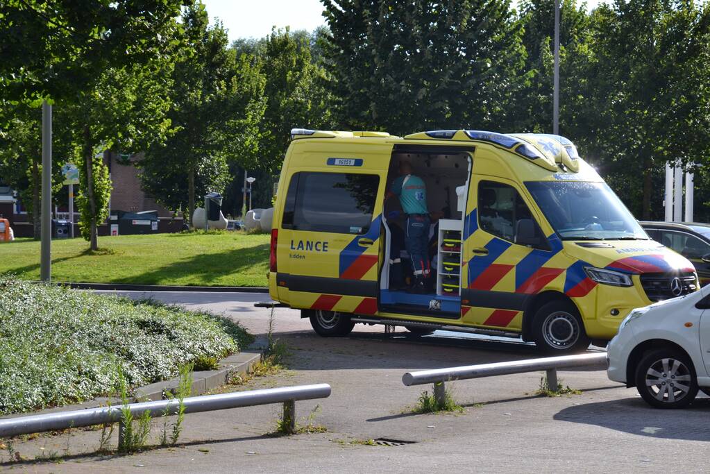 Man gewond bij aanrijding in parkeergarage