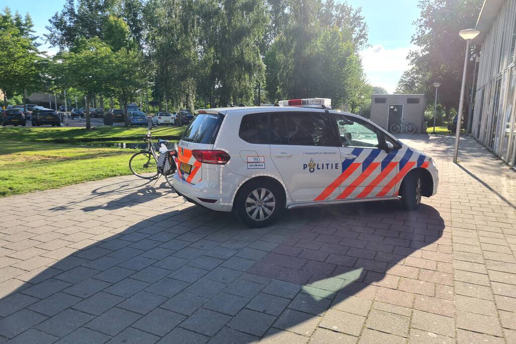 Veel politie voor bedreiging met wapen Winkelcentrum Bloemendaal